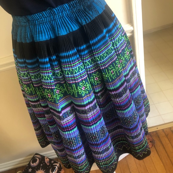 60s Vintage Psychedelic Pleated Skirt - Picture 6 of 10